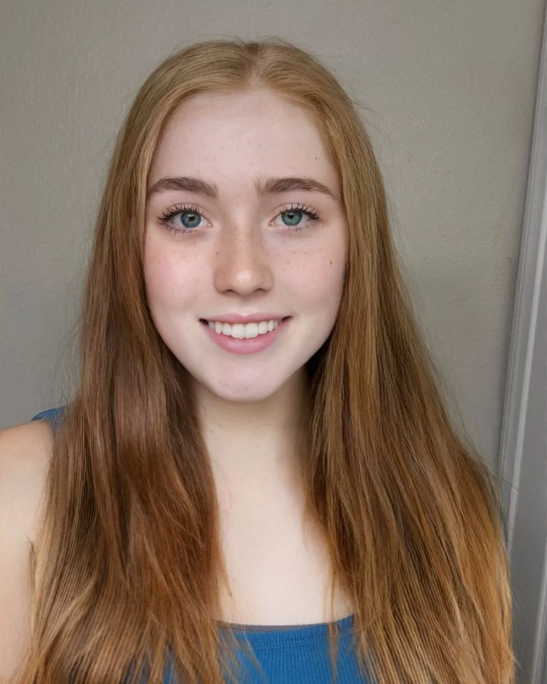 A smile for your feed posted by evelynclaire_xoxo