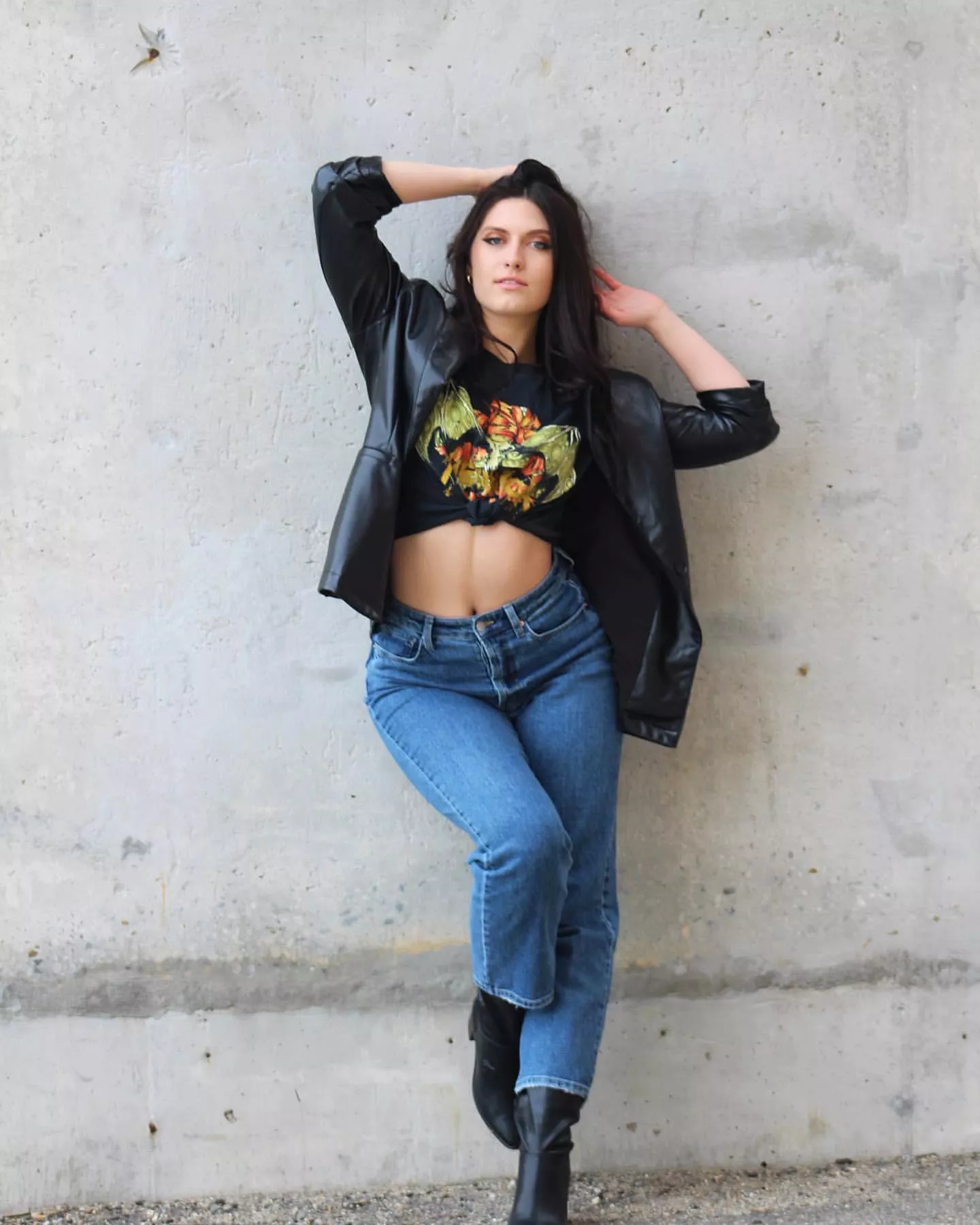 Against the wall posted by Wallydinger123