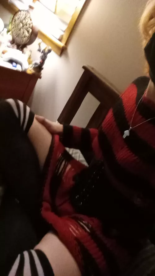 Another angle of the dress by Thewandigo