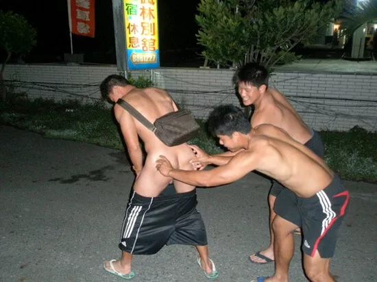 Ass grabbing posted by Primal_Mantis