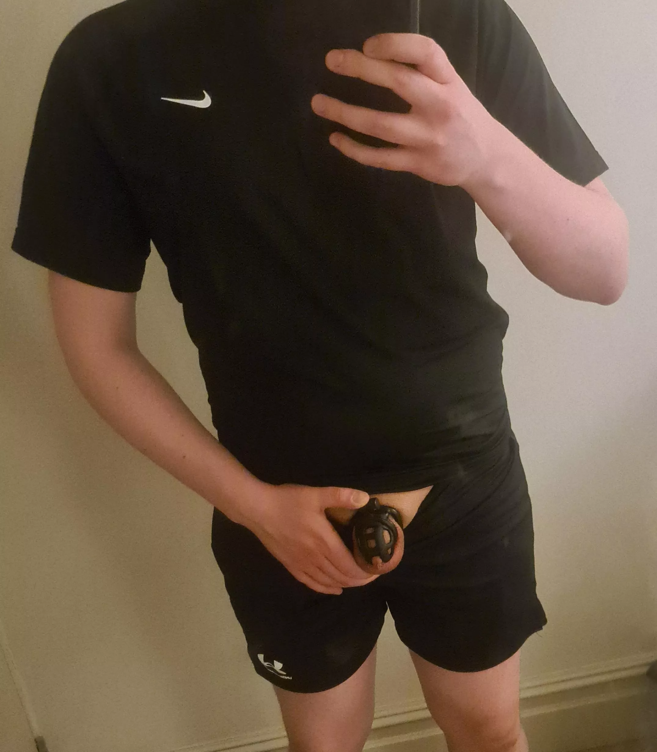 Back from the gym, hope no one noticed 🔐 posted by dragonfruit49