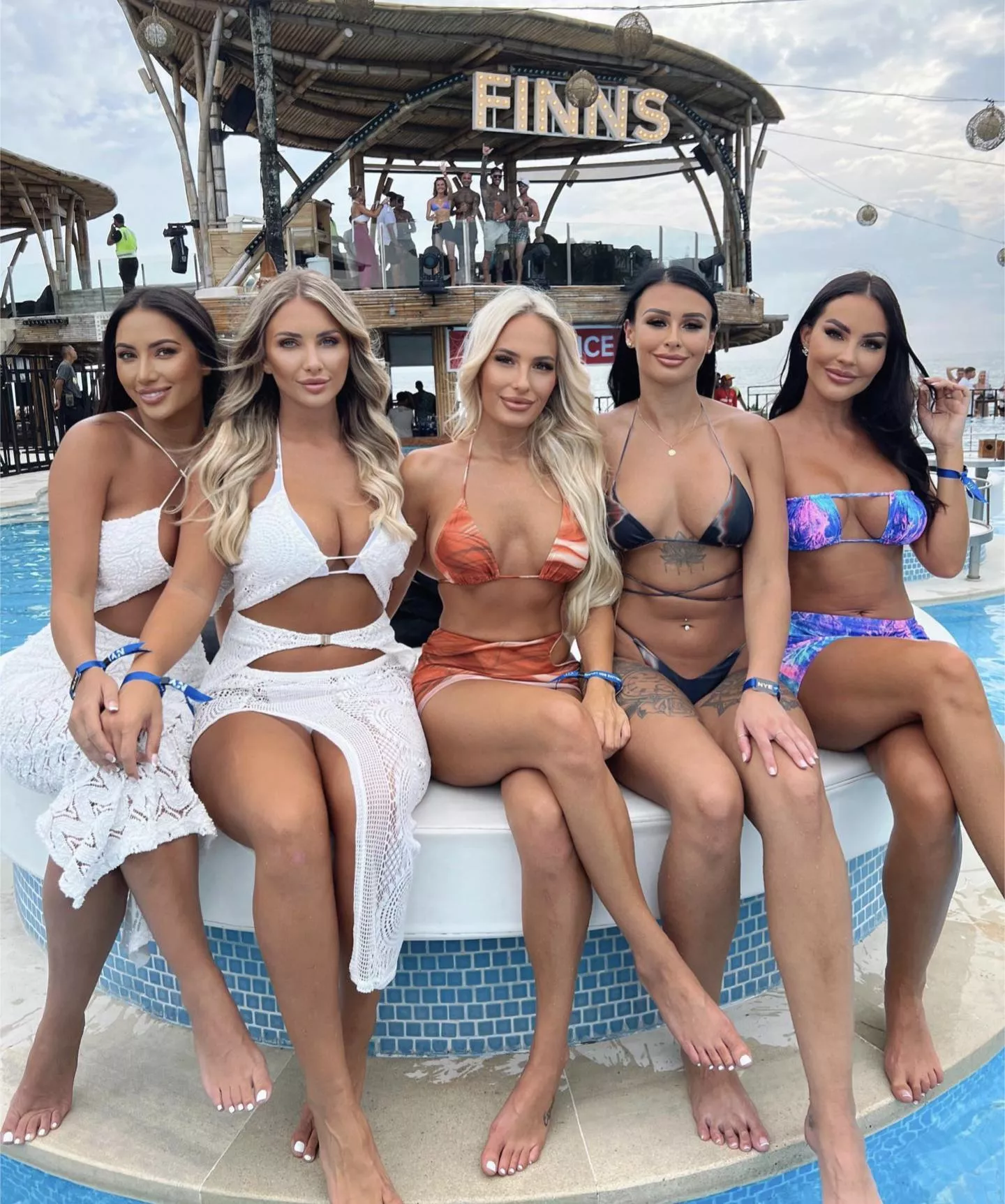 Beachclub girls posted by bobo2341