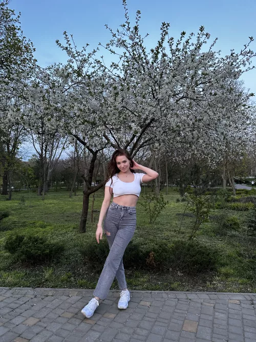 Best background for my street wear but braless by gantasvn