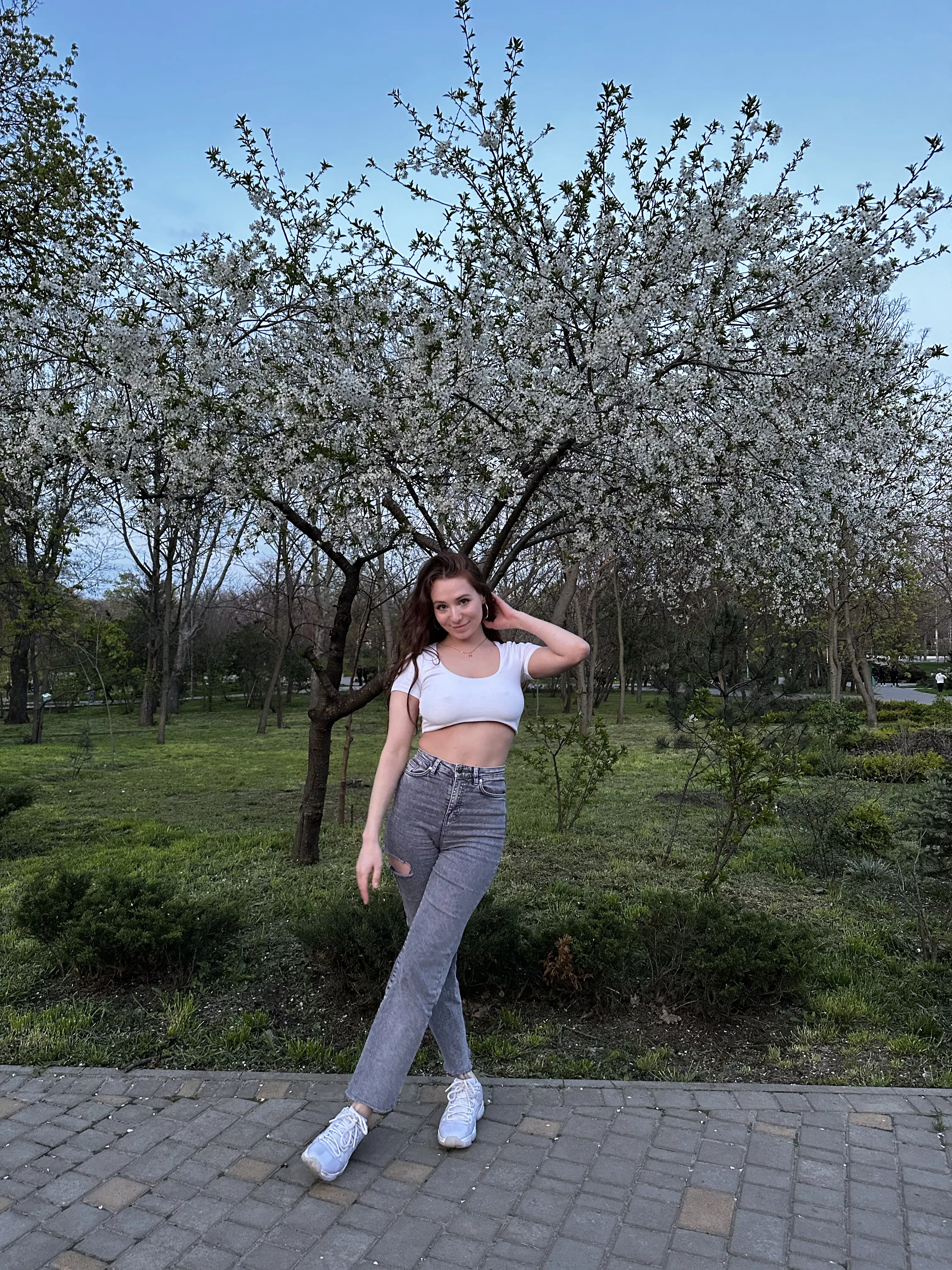 Best background for my street wear but braless posted by gantasvn