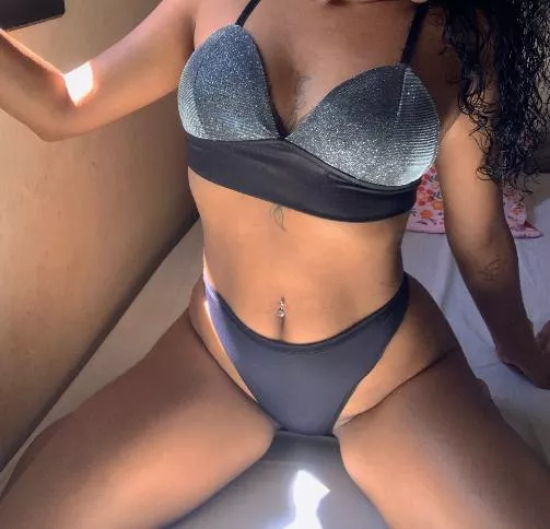 Come closer and let me show you what's hiding underneath🙃 posted by HeadlongAmerce13