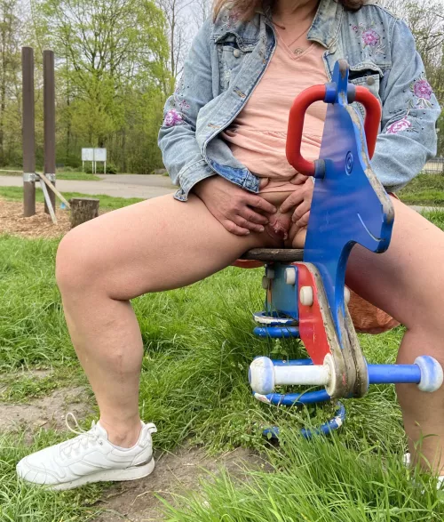 (F) Without panties outdoor by seeallifyouwant