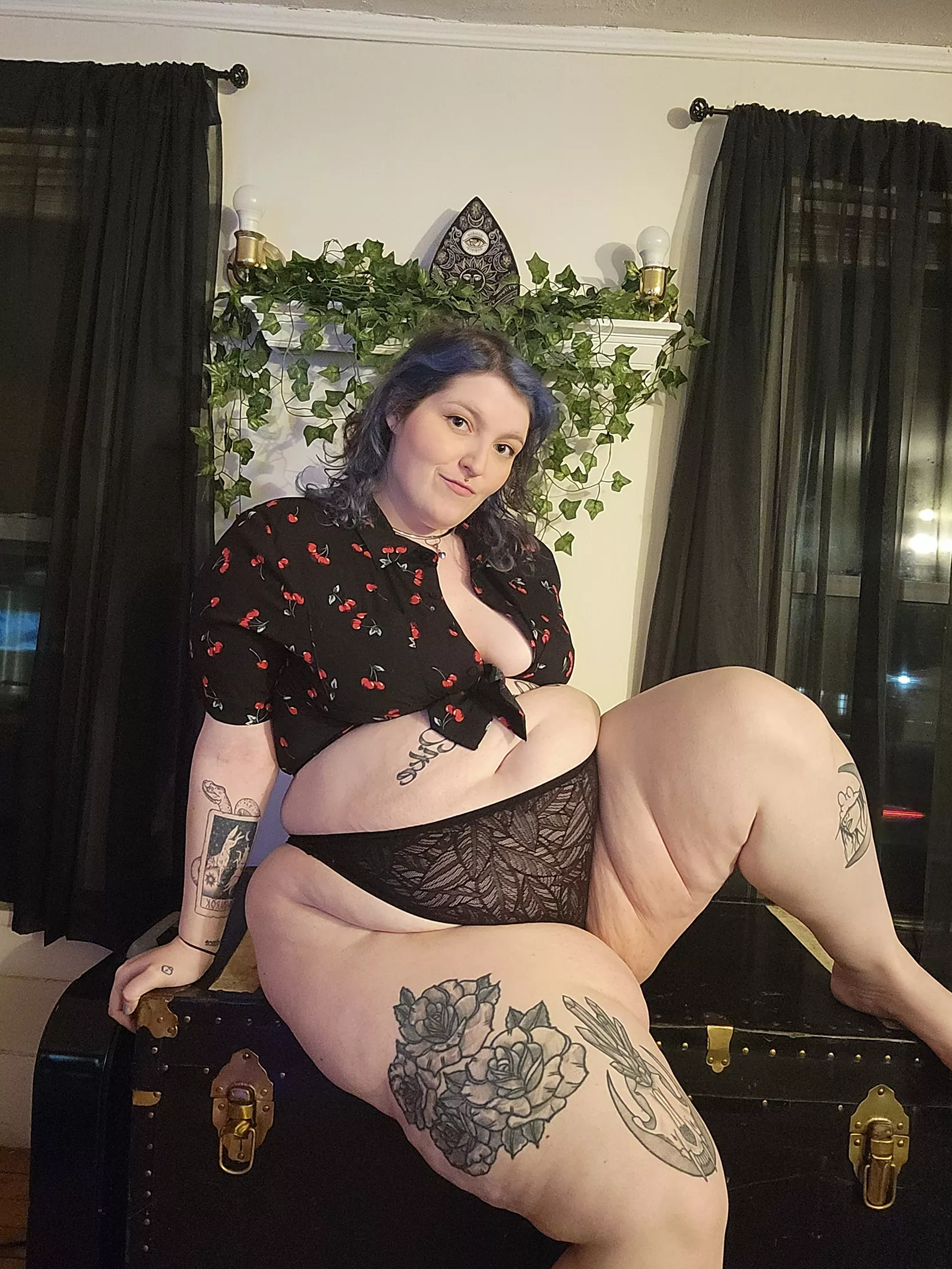 Feeling myself 😜🥵 posted by Crysta_Cat