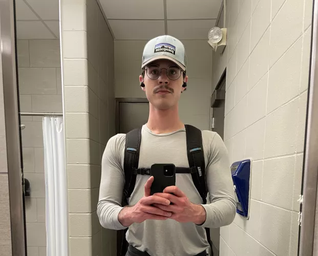 Feeling sick :/ by Alone_in_my_studio