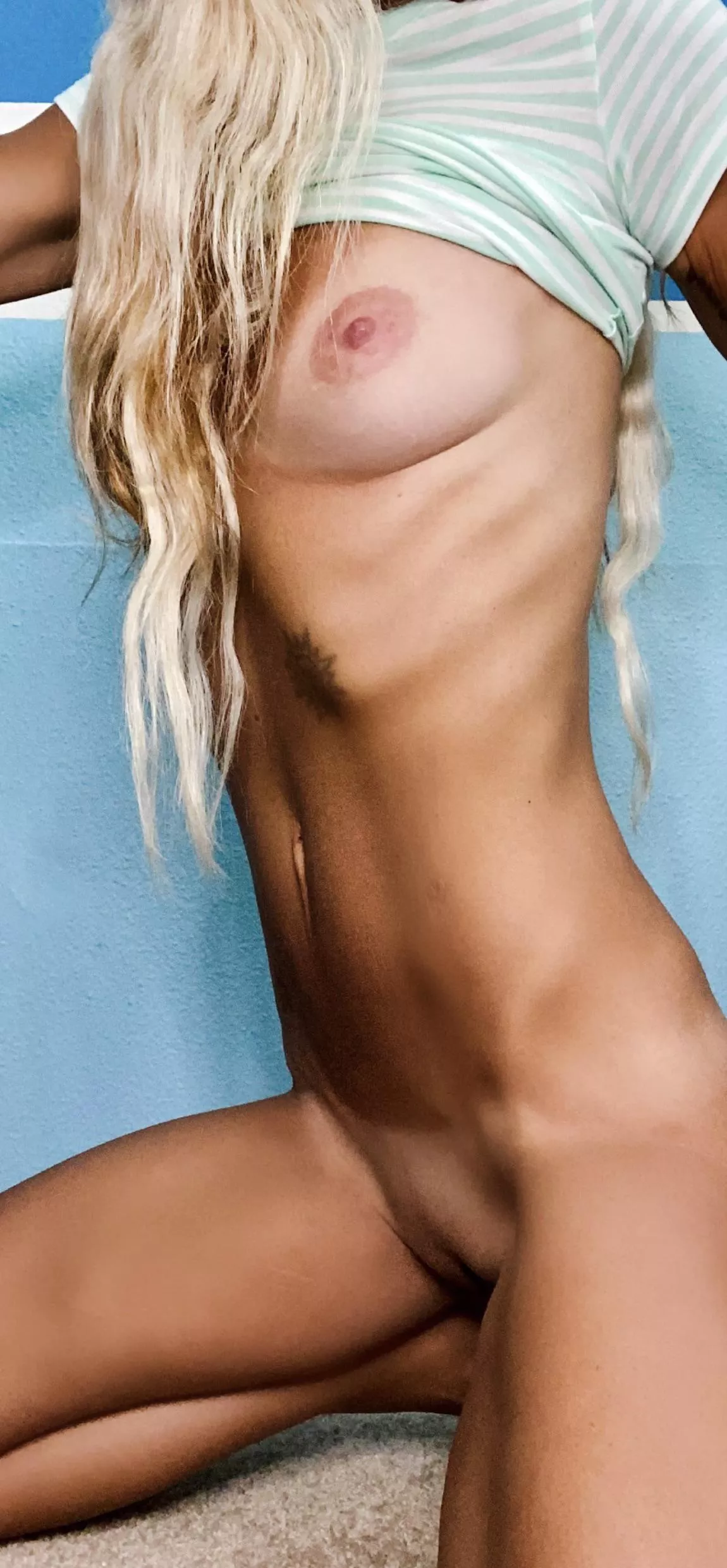 Grab my little hip bones and pull me into you 😉😈🫢 posted by RylerinCa