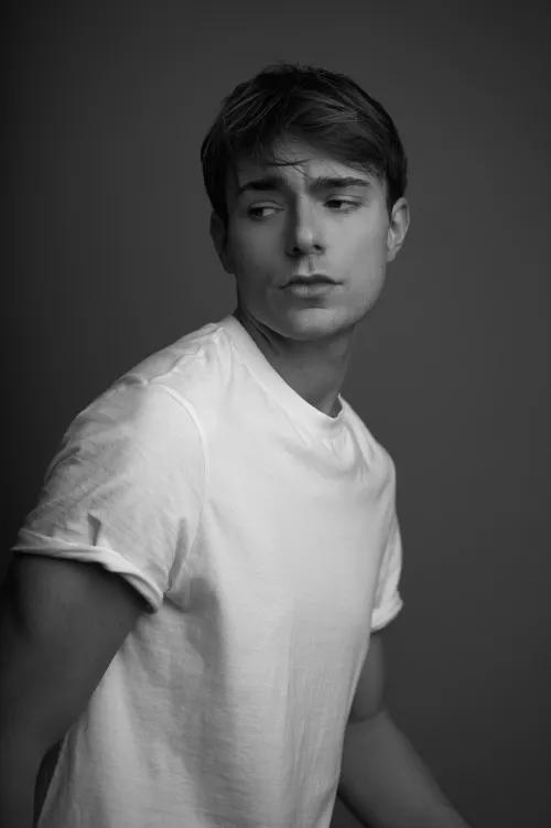 Had a photographer take this picture of me and thought I’d share it here 🙈👽 by ThatSimYouKilled