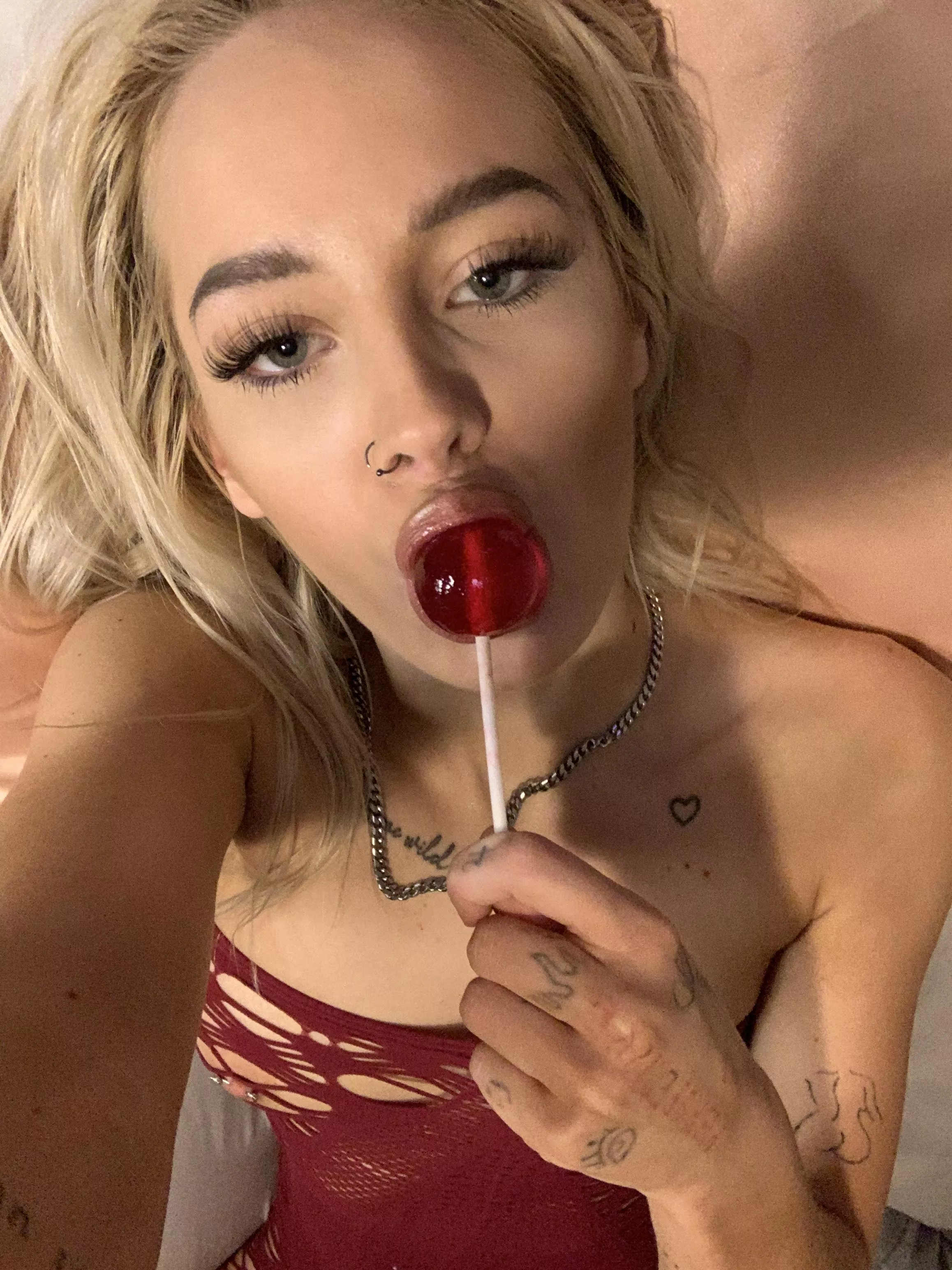 I wish this was you I'm rubbing my tongue on posted by babyxx0423