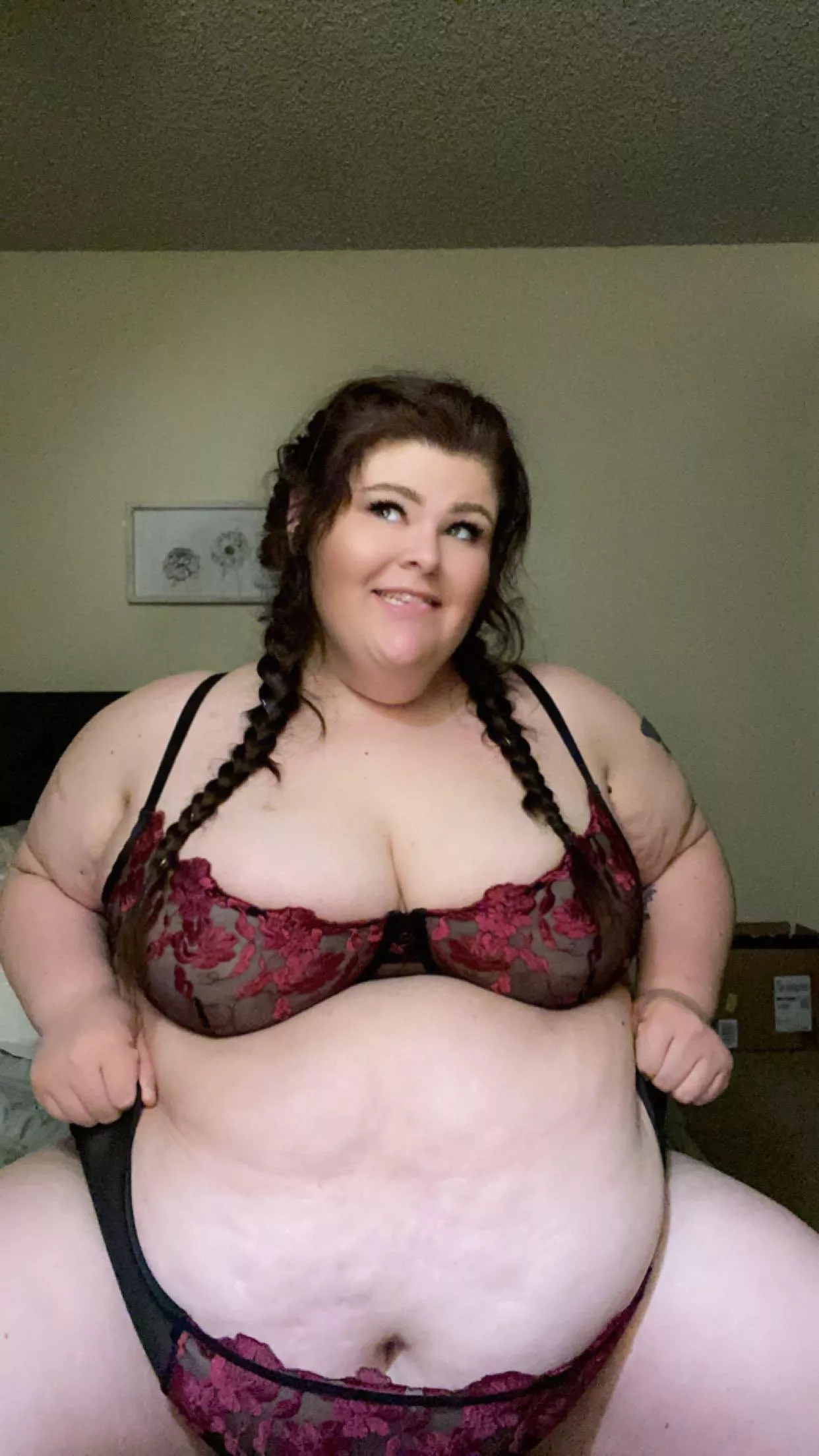 It’s been a minute 😘 miss me? posted by chubbibunni562