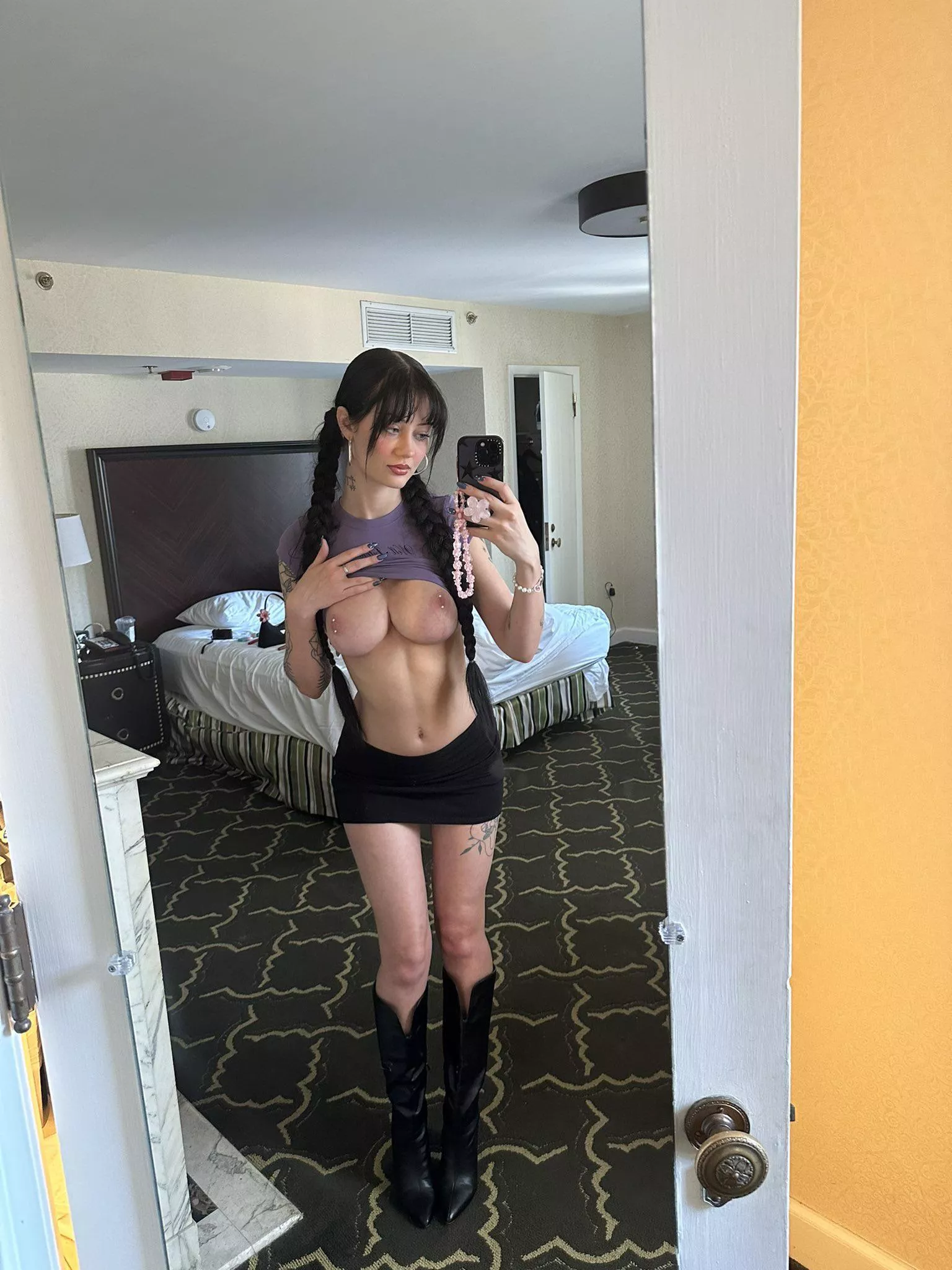 just an outfit pic ;) posted by Madiereneexo