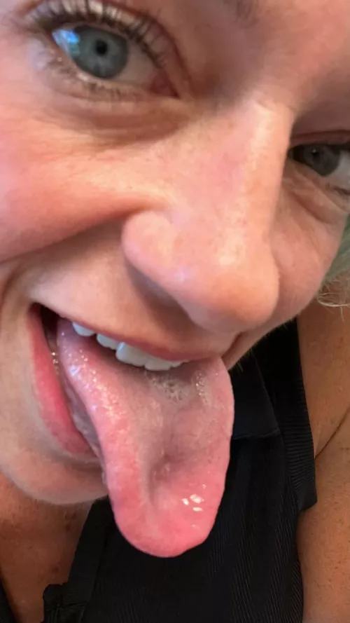 Let me taste you and then swallow by SashaSins555