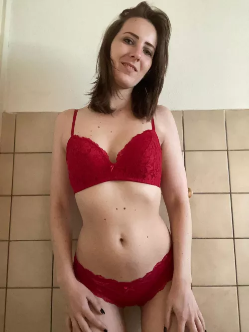 Love how red looks me. And even looks better on the [f]loor by dori_f
