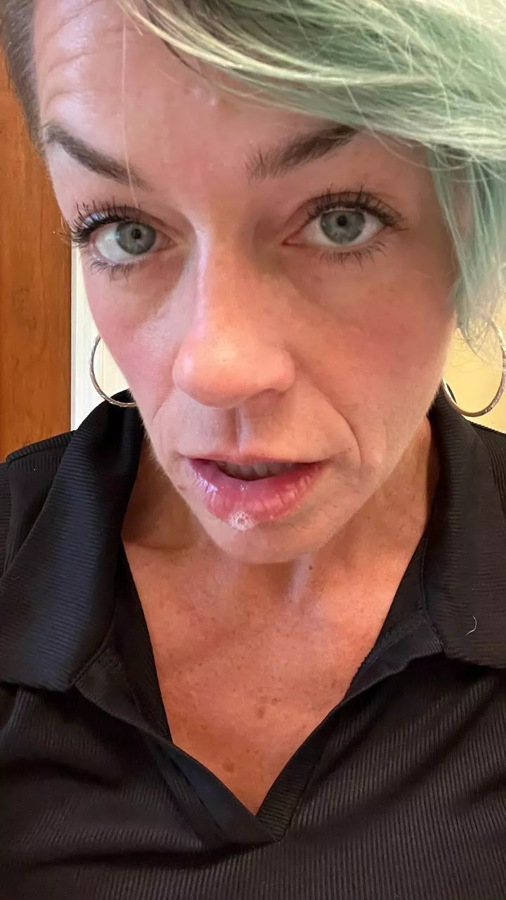 Need a new neon slut? 44F posted by SashaSins555