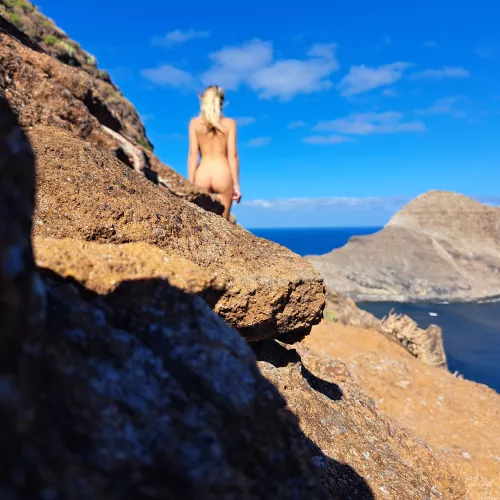 Not hidden beauty by vulpesnudista