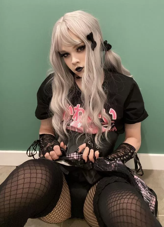 Opps, you can see my panties🖤 posted by Dry-Apple2493