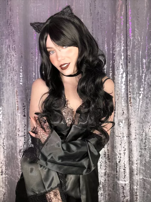 Pet me please by ittybityprettykitty