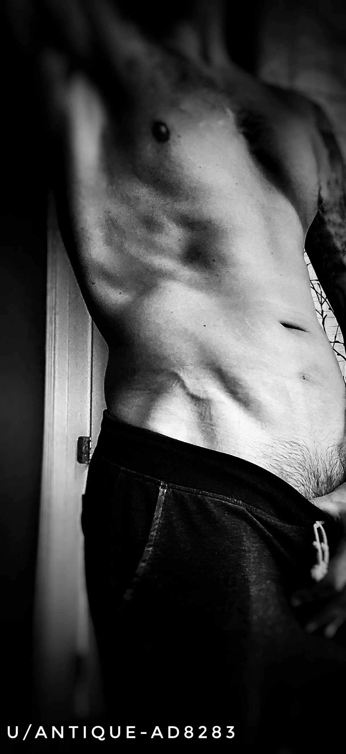 Raise your hand if you were hoping sweatpants season might finally be ending?! 🤣 posted by Antique-Ad8283