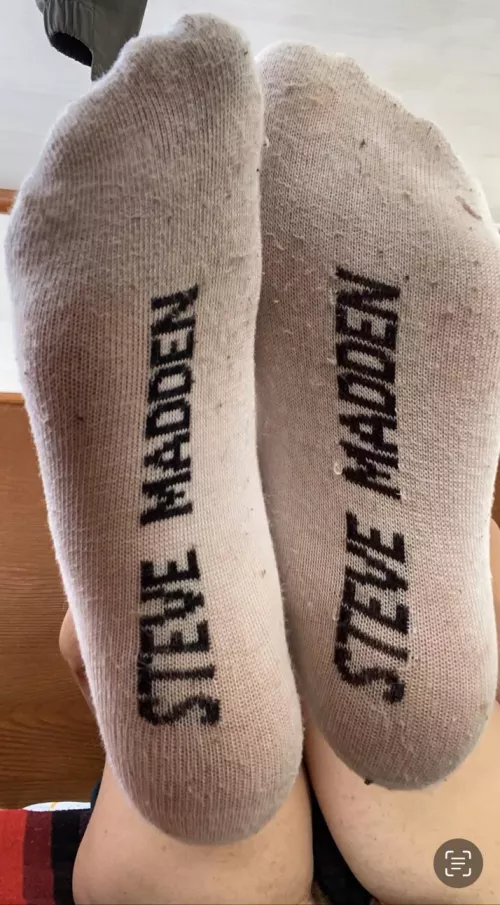 [selling] socks 🥵 dm if you’re interested 🥵 fetish friendly 🥵 cashapp and Venmo accepted by NeighborhoodMean7479