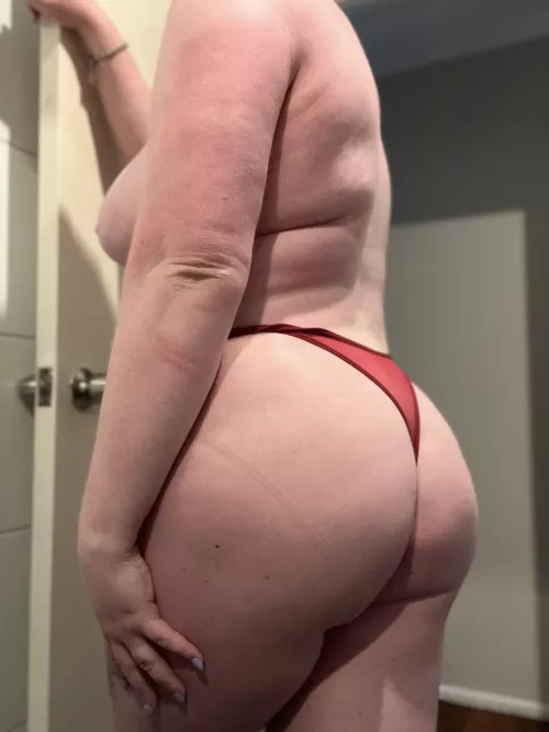 She thick? Oh she thick 😈 by GracieDaze