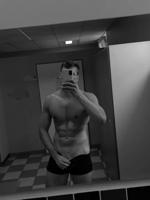 Should I pull them further down? by curious_lifter69