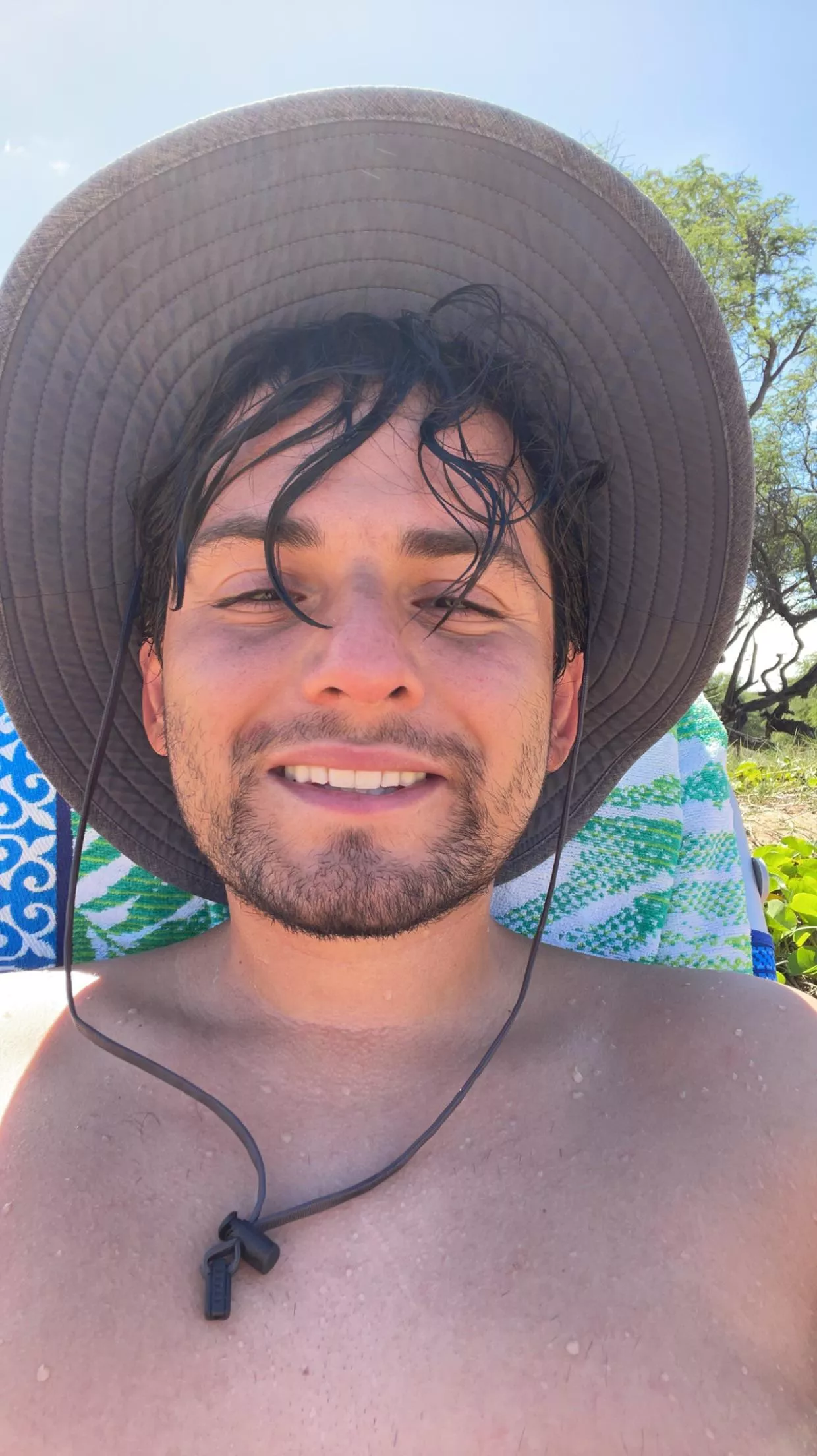 Sunday beach day 🐠 posted by Justsignin67