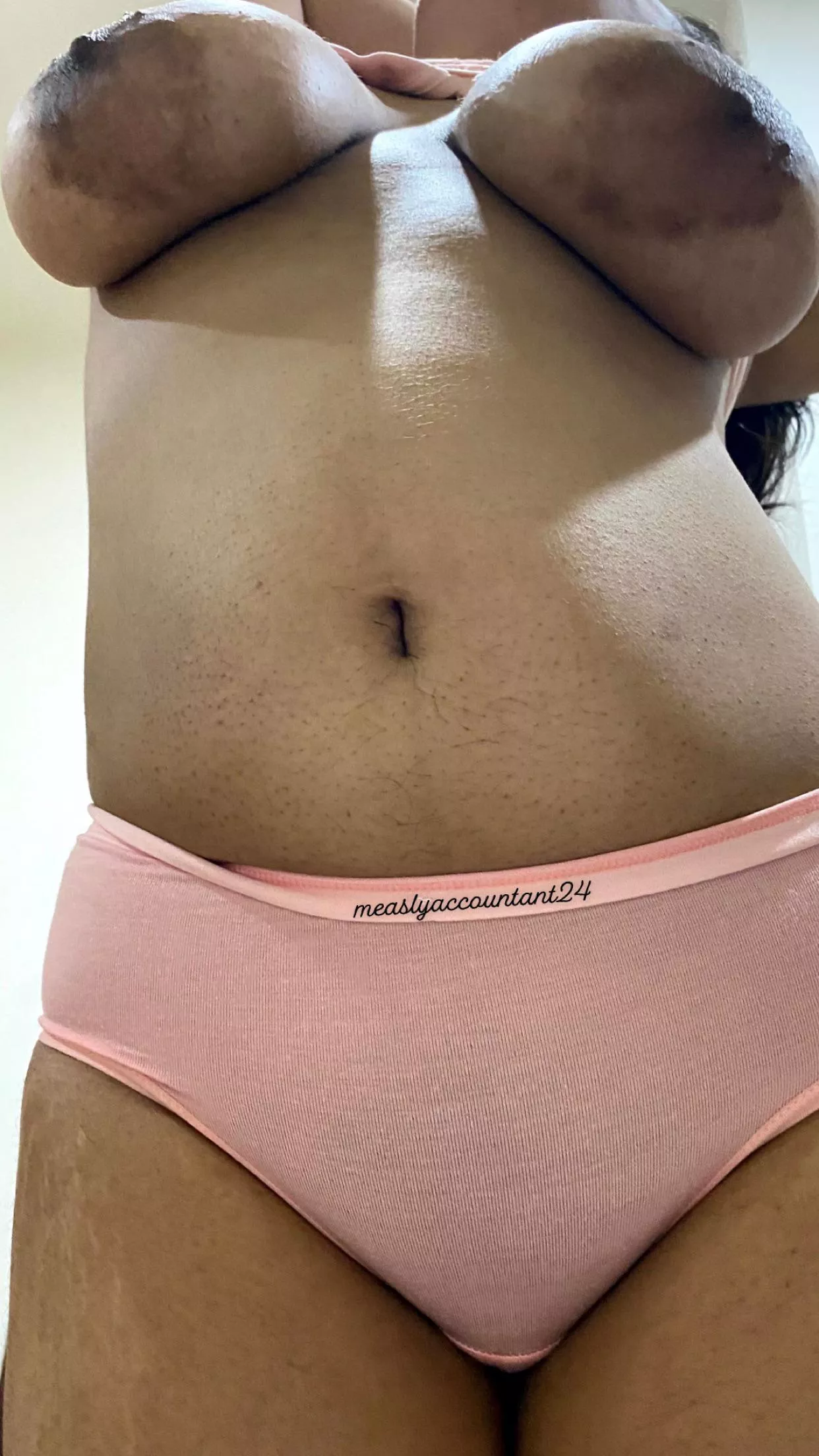 The [F]irst thing you wanna see! 😈🥵 posted by measlyaccountant24