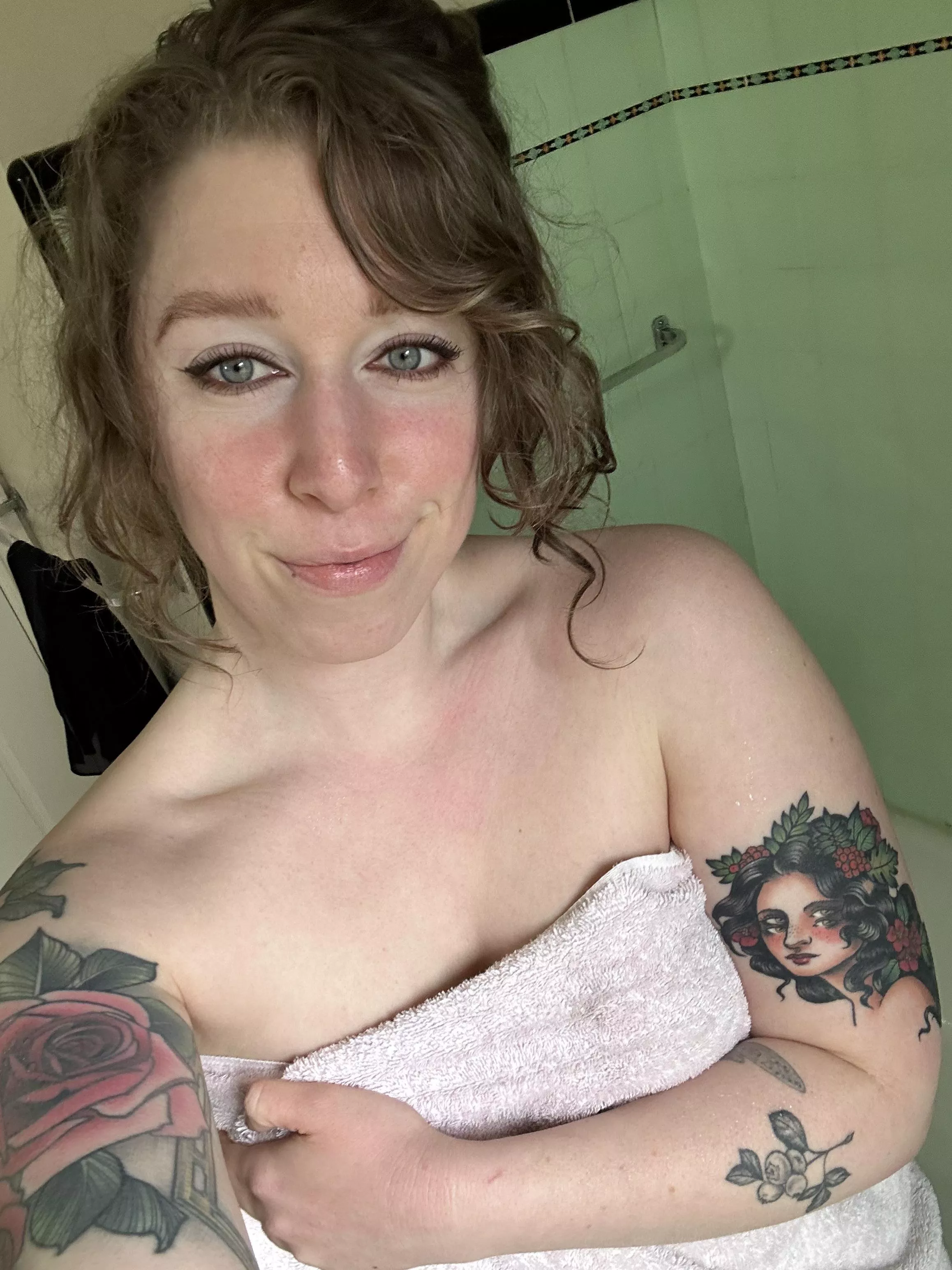 Time to take a nice relaxing shower [f] posted by -perky_peaches-