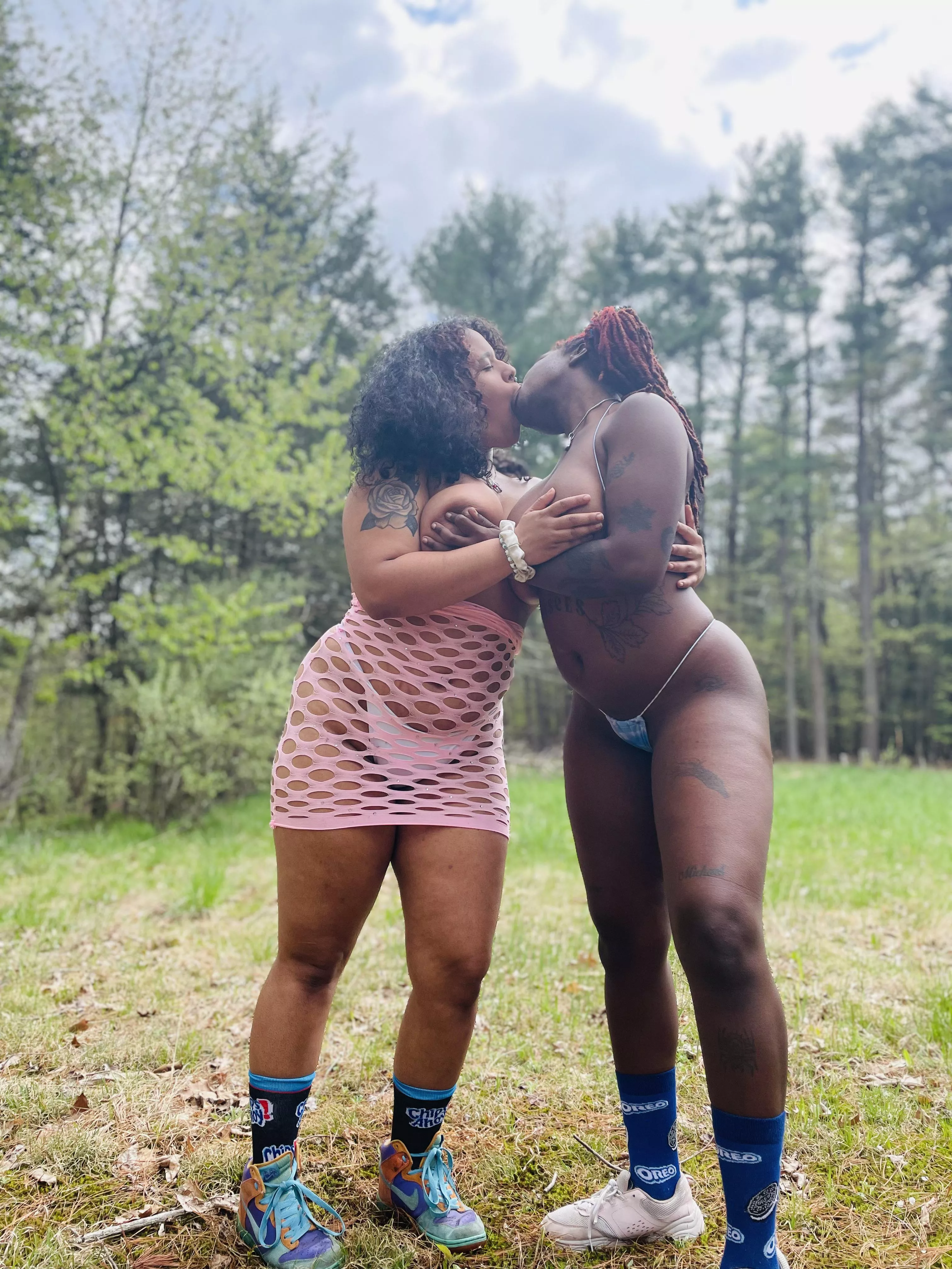 Wanna be in the middle? posted by PiscesandClassy