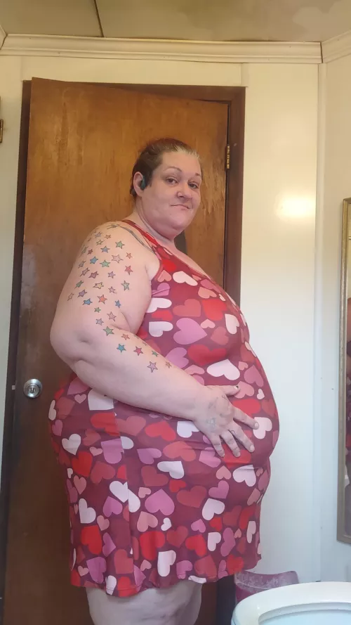 who wants to come rub my belly and help me feel better? by invisibleone82