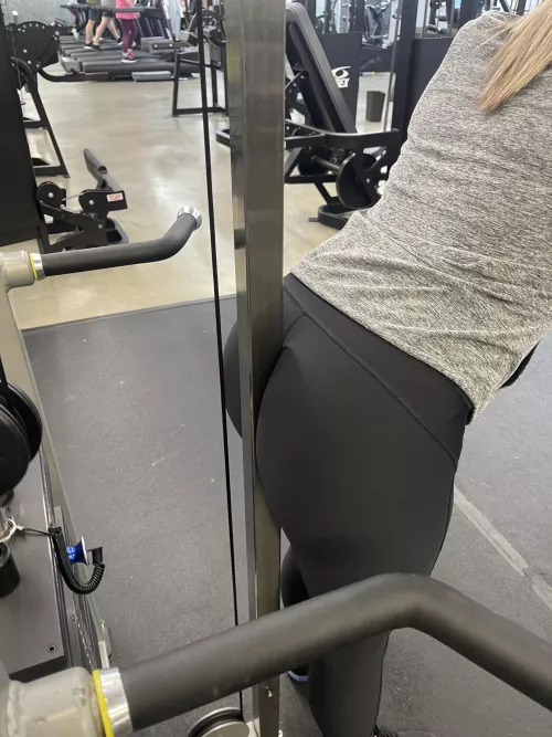 would you play with my booty? by WifeShare_89