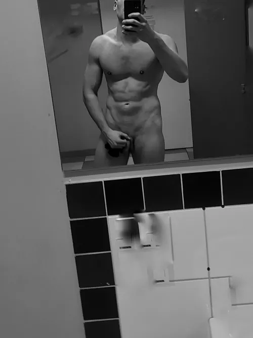 You mind joining me in the sauna? (M) by curious_lifter69