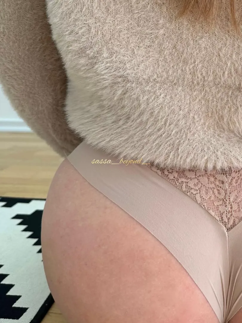 you've gotta tap this booty, 42. by sassa_beyond_