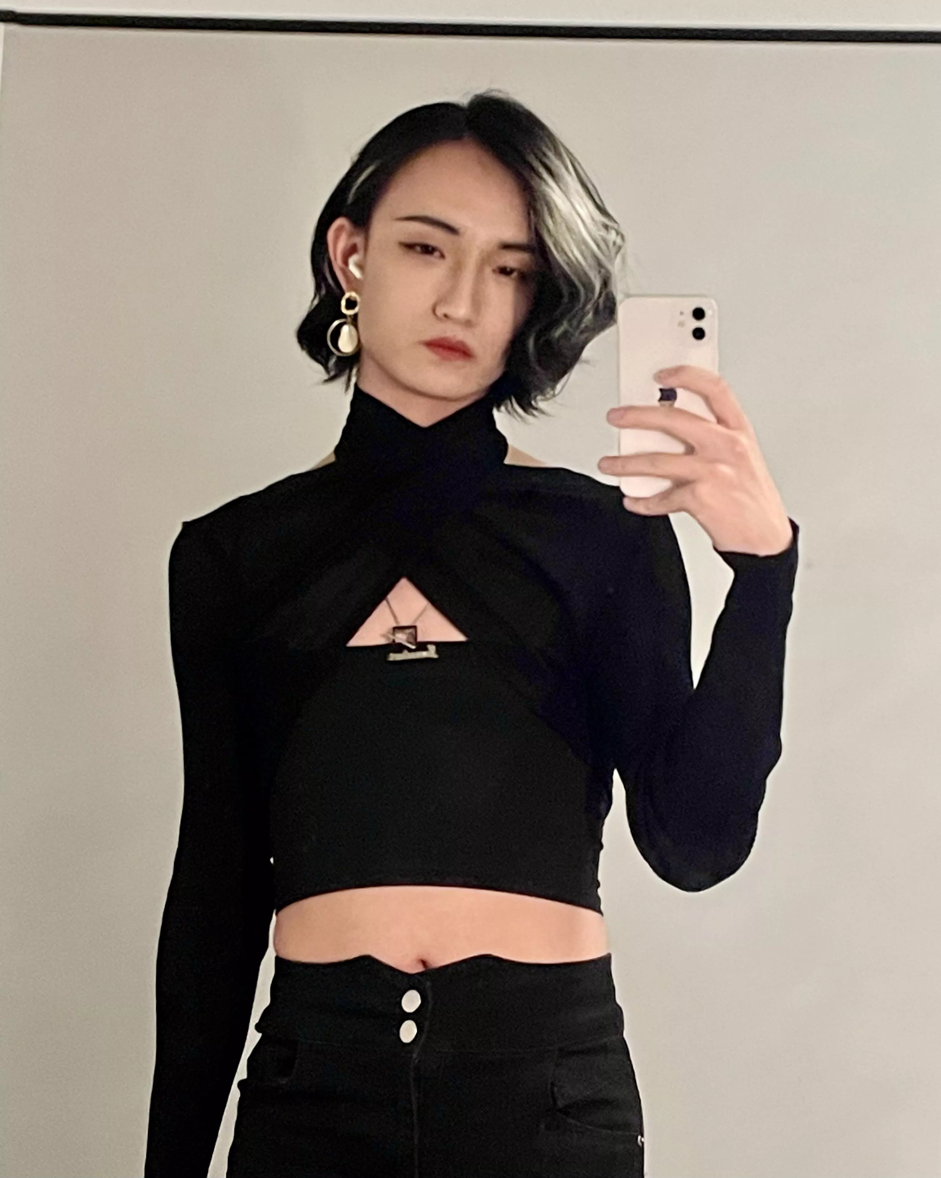 Been experimenting a lot, and… first time showing the face👀🙈 posted by Interesting_Copy4636