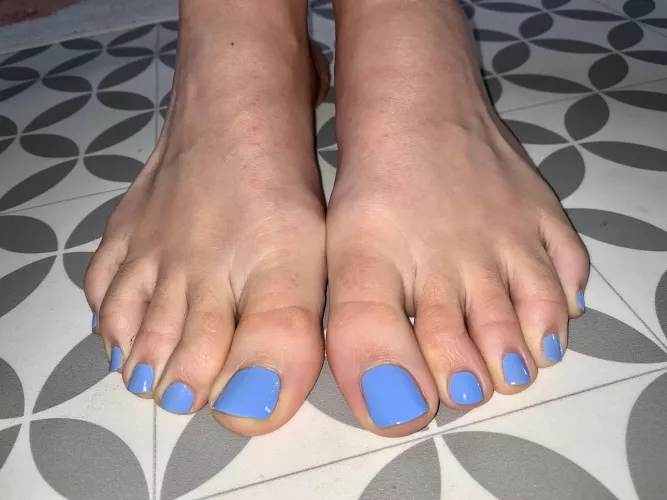 Blue toes (m) by dsmit9995