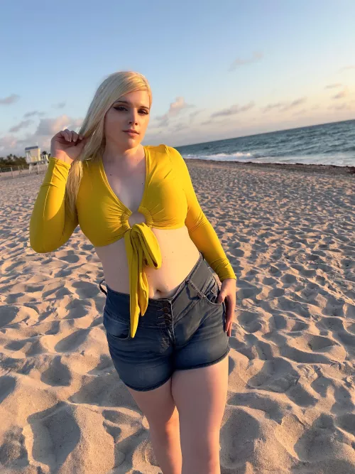 Curvy femboy post 💖 by realamandarae