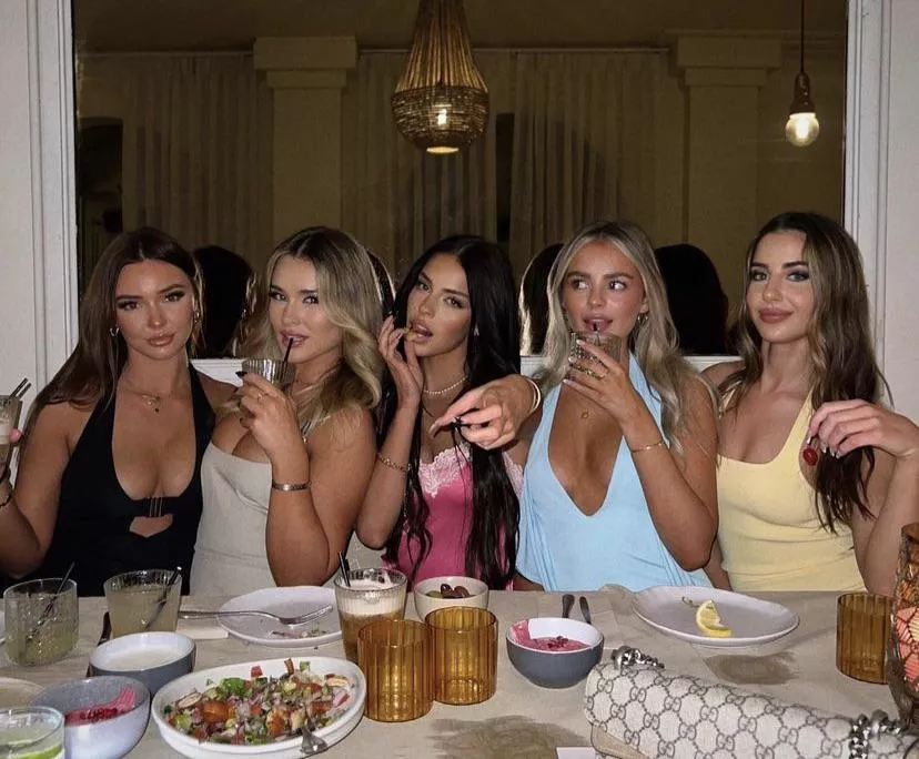 dinner party posted by tmplaysfifa