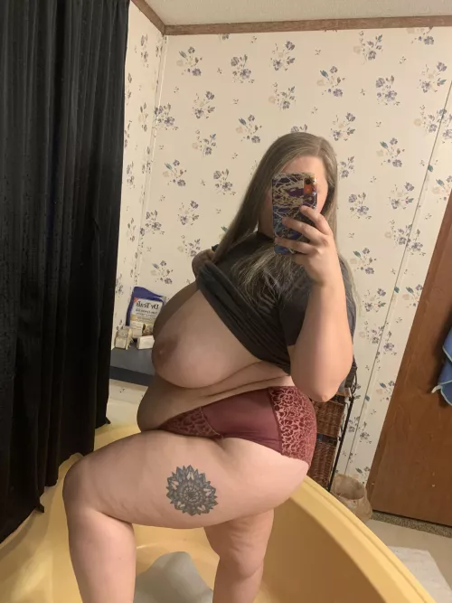 Do you suck toes? by curvynicole2232