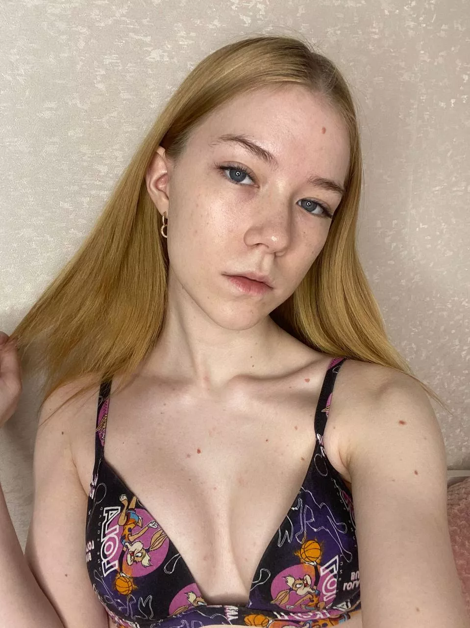 Do you think I need a tan? posted by aloftsiphon