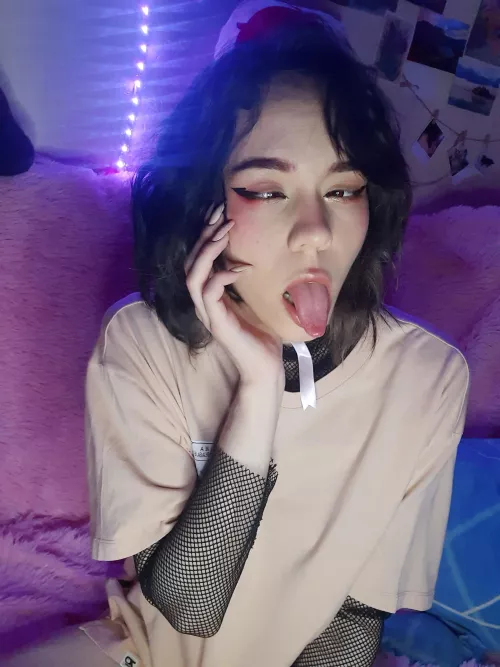 E-girl vibe and ahegao by Vivernas