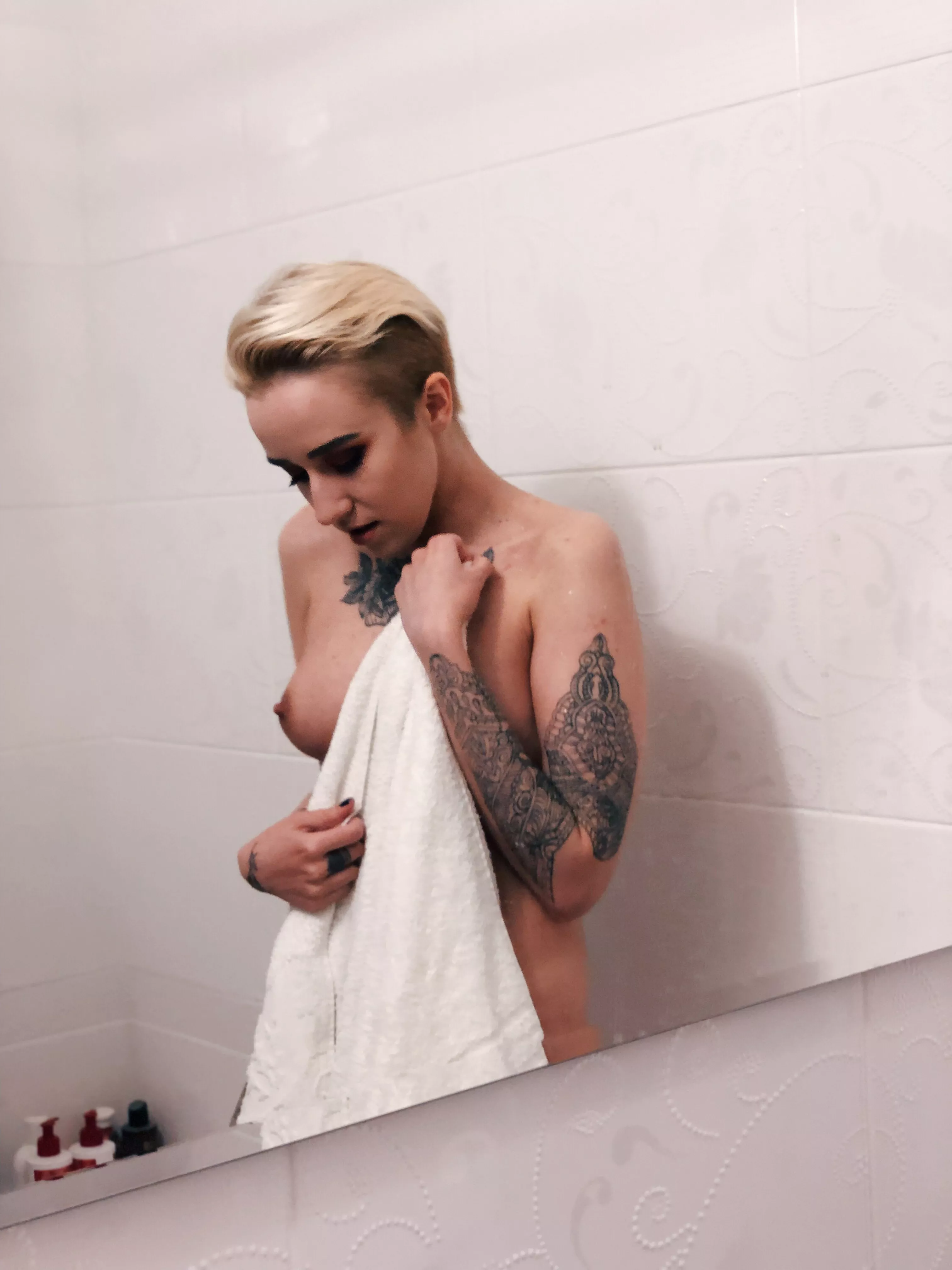 Fresh from the shower posted by nikaxreznik