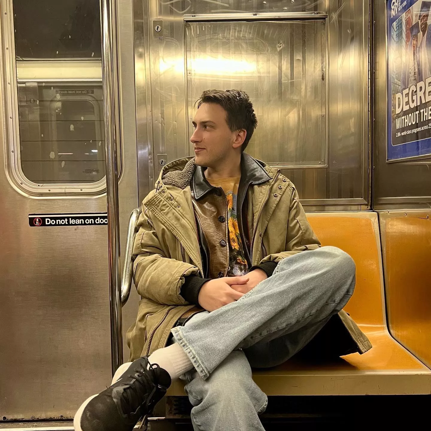 Good morning! Hope everyone has a great day !! posted by gayguy_8