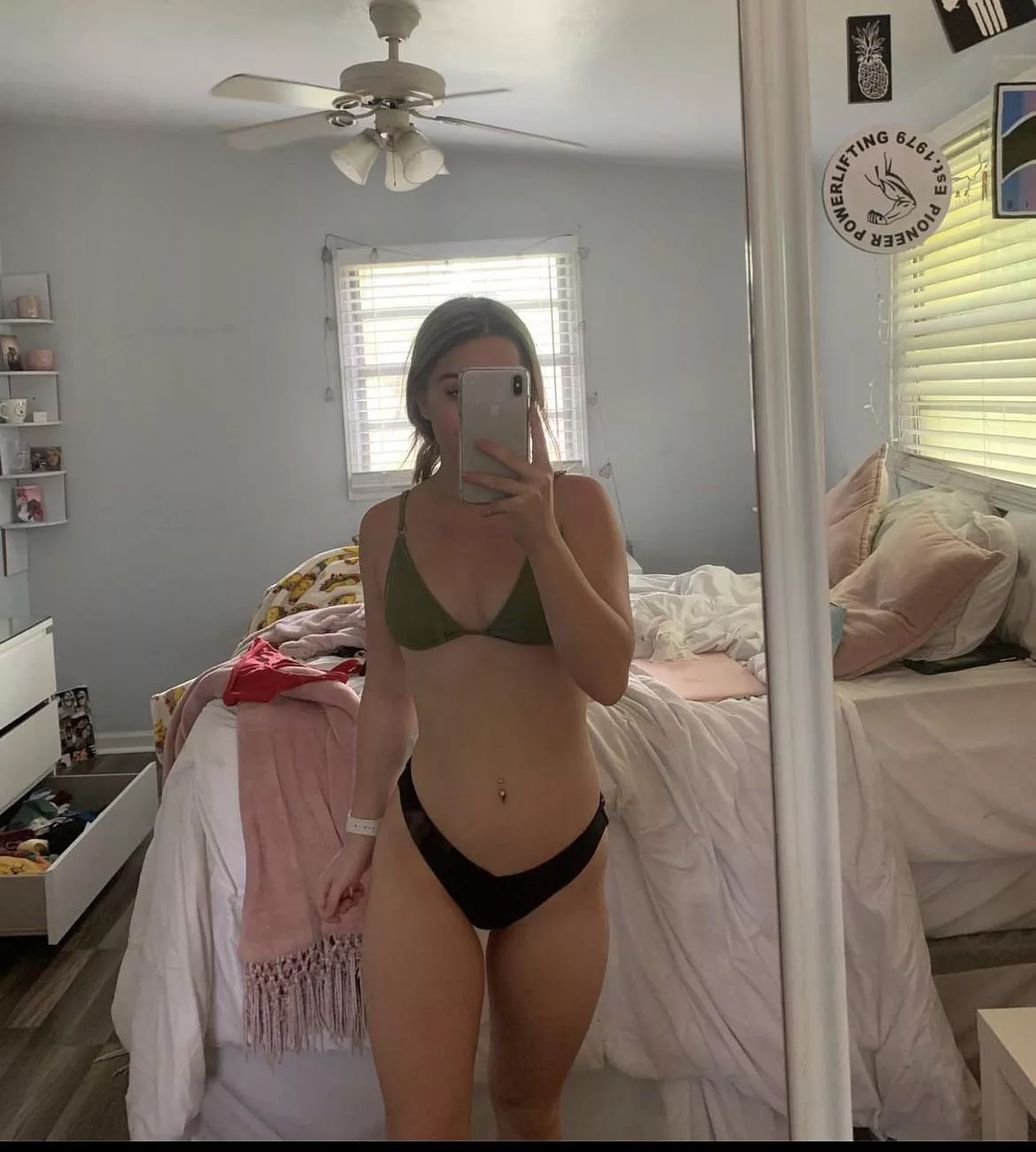 Great body to start your day off posted by completelyunsurenow