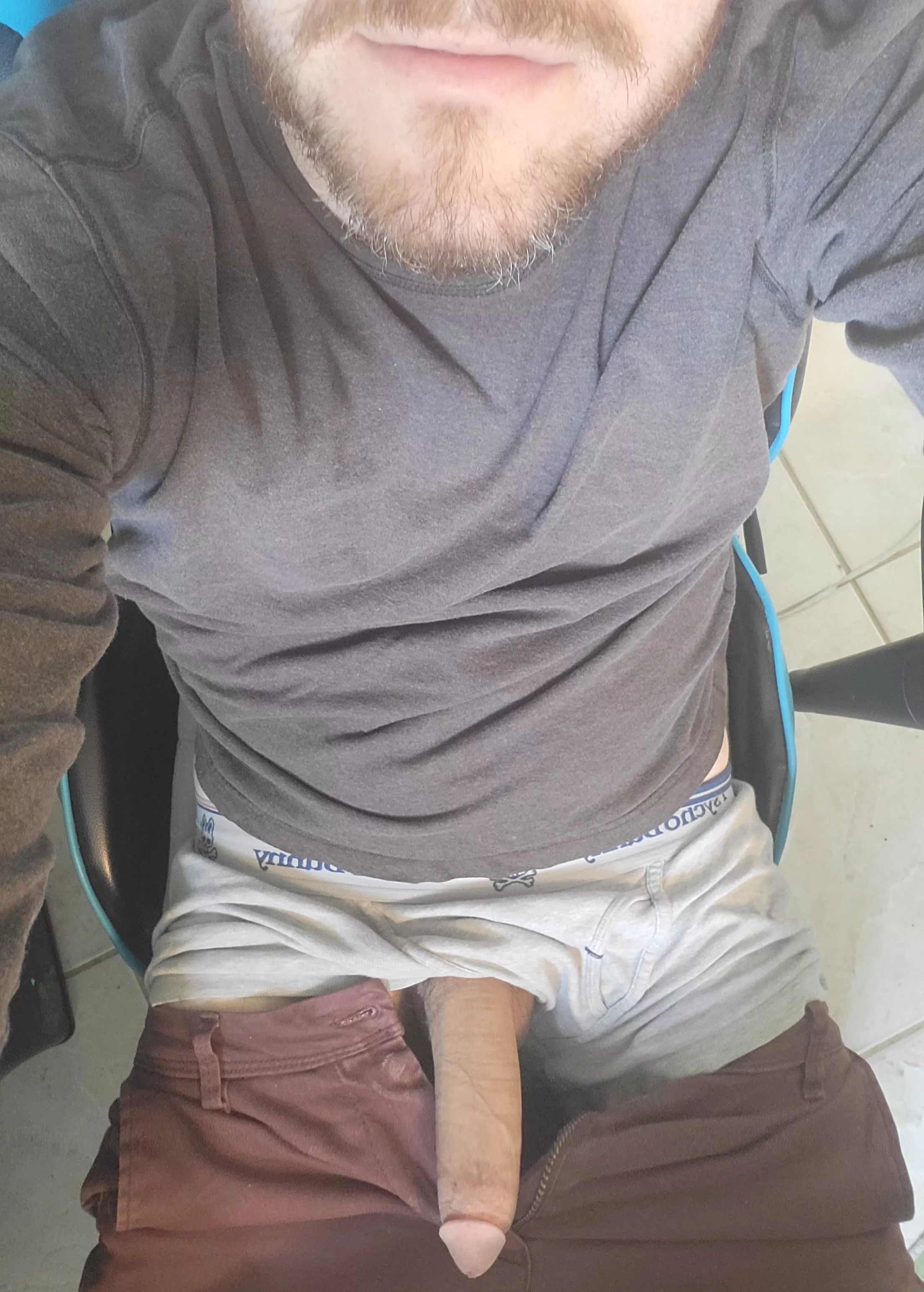 Having a big cock is sometimes a distraction posted by Individual-Coffee-40