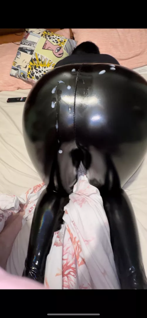 He cums all over my holographic ass💦 by roxy_and_george