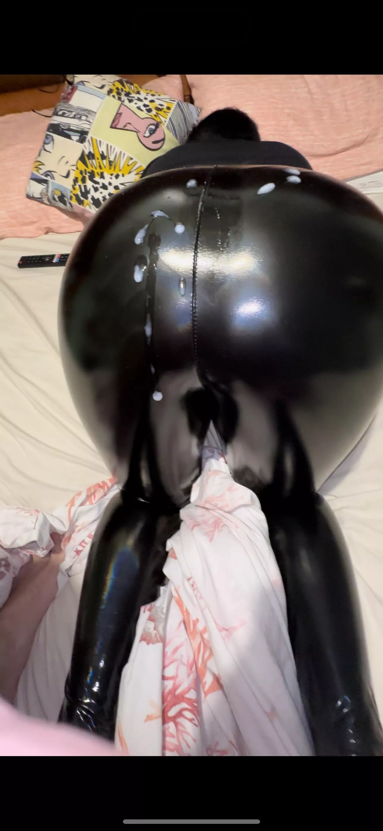 He cums all over my holographic ass💦 posted by roxy_and_george