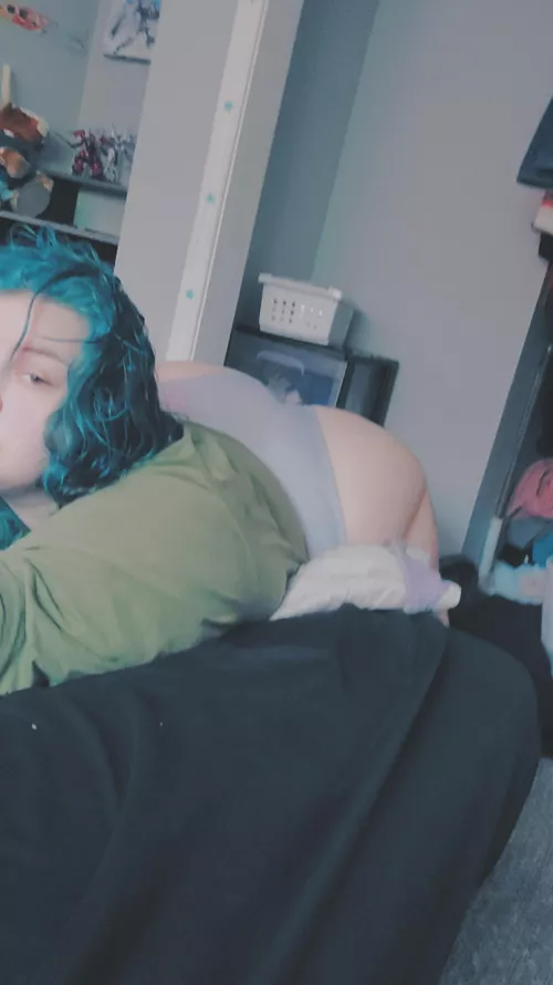 Hello 💙 by ChubbyClownx