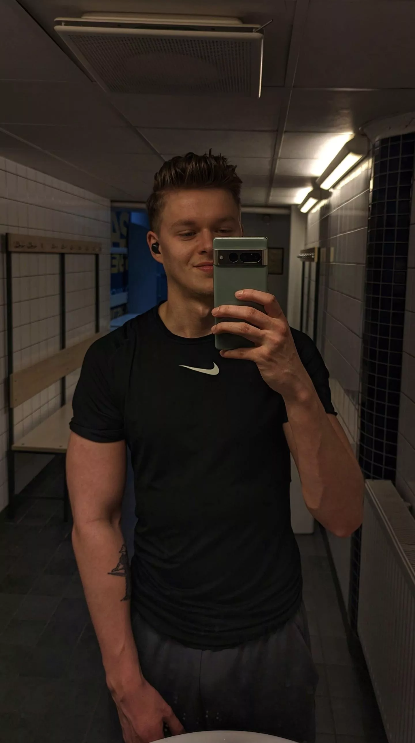 Hi boys posted by Naive-Sun1577